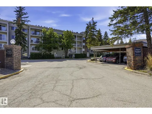 #215 4404 122 ST NW