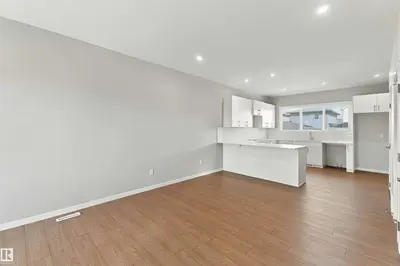 Photo 2 of 1256 MCLEOD AV