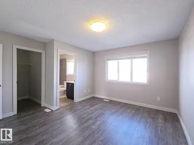 Photo 4 of 11525 18A AV SW