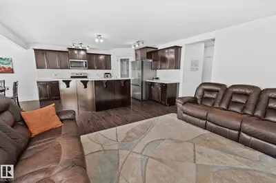 Photo 4 of 1115 61 ST SW