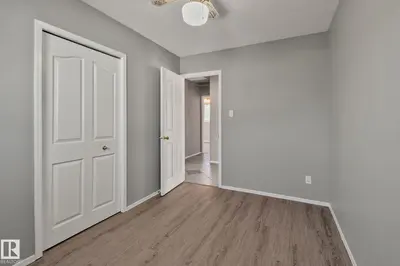 Photo 4 of 14724 73 ST NW