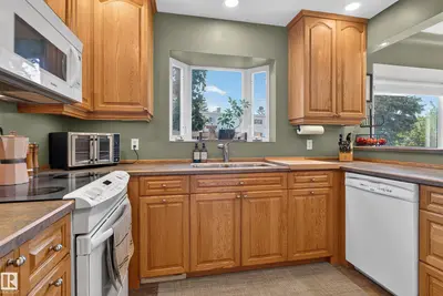 Photo 4 of 14611 109 AV NW