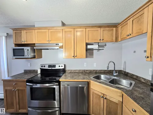 #105 155 EDWARDS DR SW