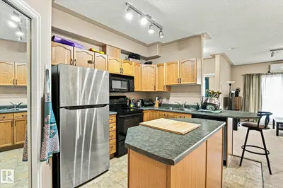 Photo 3 of #403 10046 110 ST NW