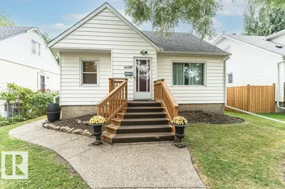 Photo 1 of 10507 67 AV NW