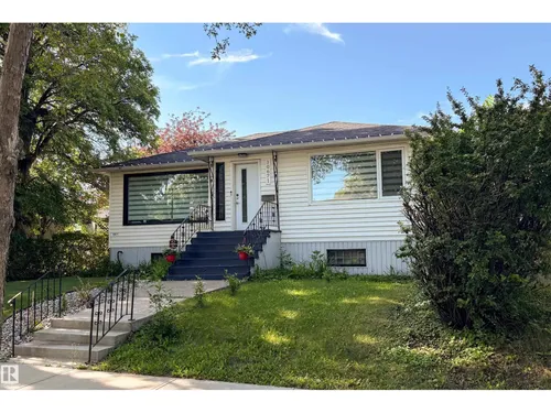 10671 63 AV NW