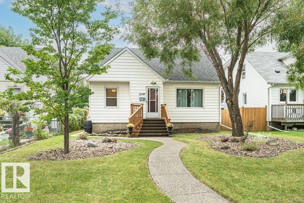 10507 67 AV NW, Edmonton