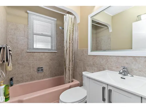 11911 70 ST NW