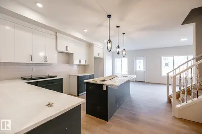 Photo 2 of 2358 MUCKLEPLUM WY SW