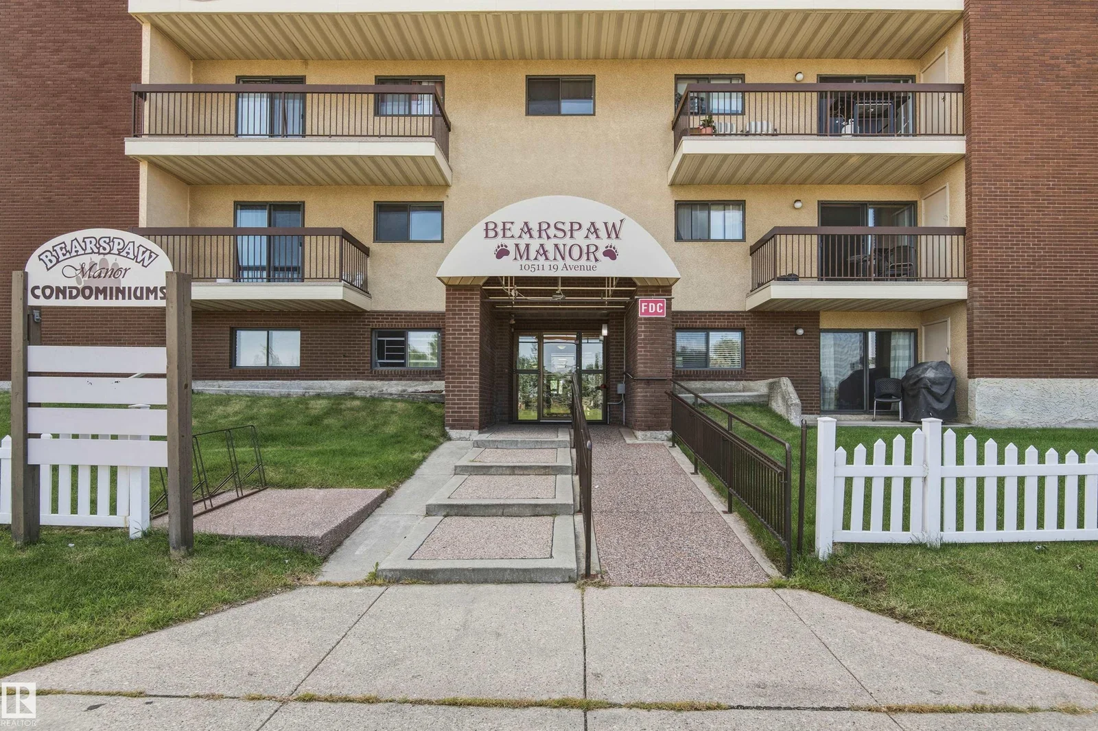 10511 19 AV NW, Edmonton