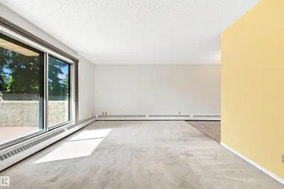 Photo 3 of 10511 19 AV NW