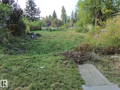 Photo 4 of 13567 107A AV NW