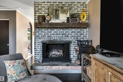 Photo 4 of 10332 29 ST NW