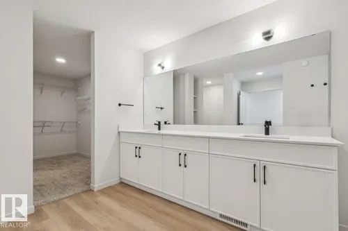 202 Stetson LO