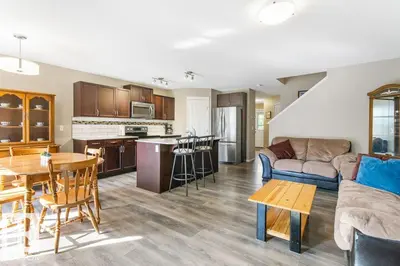 Photo 2 of 12217 177 AV NW