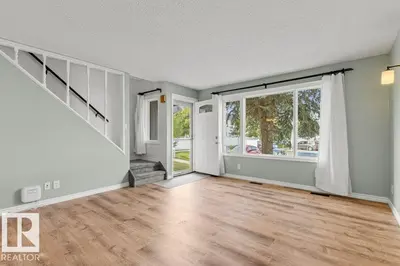 Photo 1 of 11343 22 AV NW