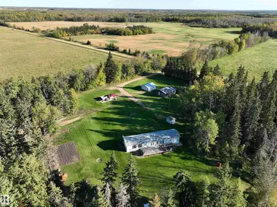 Photo 1 of 242082A TWP RD 631