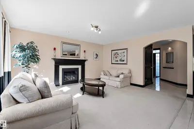 Photo 2 of 11515 16 AV SW