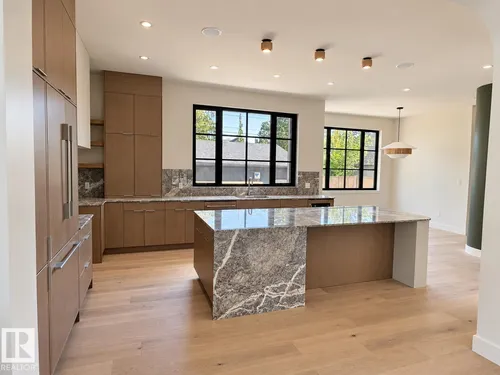 9243 148 ST NW