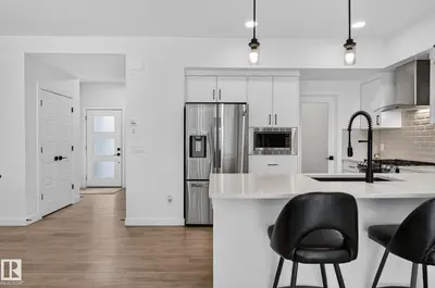 Photo 2 of 23027 96 AV NW