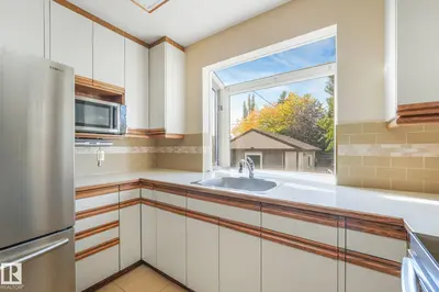 Photo 2 of 10912 146 ST NW