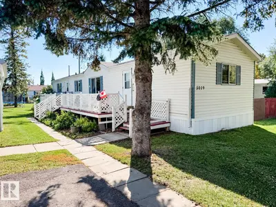 Photo 1 of 5019 52 AV