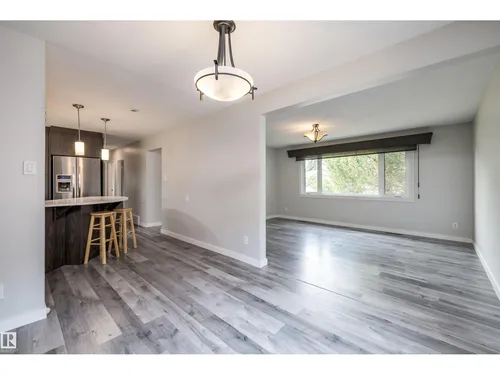 13207 77 ST NW