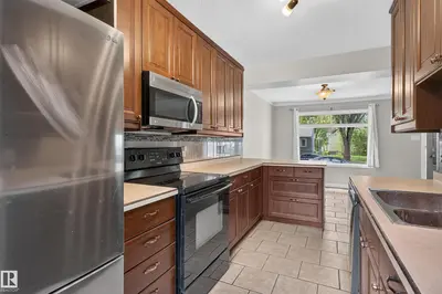 Photo 2 of 11549 88 ST NW