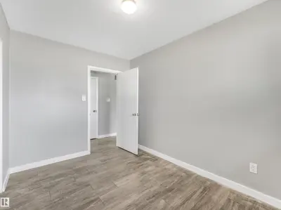Photo 3 of 13540 110 ST NW