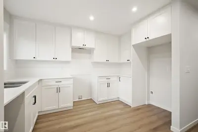 Photo 3 of 17214 4 Street NW