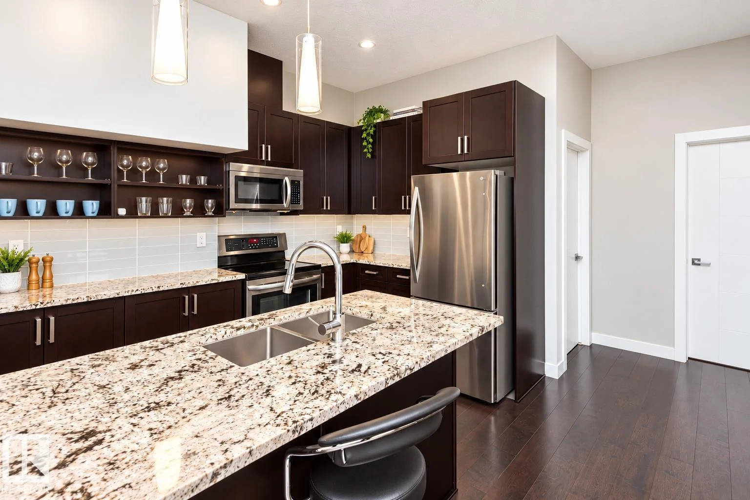 #404 10238 103 ST NW, Edmonton