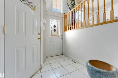 Photo 3 of 3738 28A ST NW