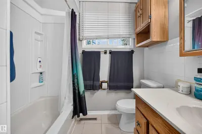 Photo 2 of 3526 122 AV NW