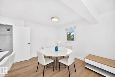 Photo 2 of 16110 82 AV NW