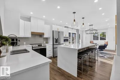 Photo 2 of 10951 62 AV NW