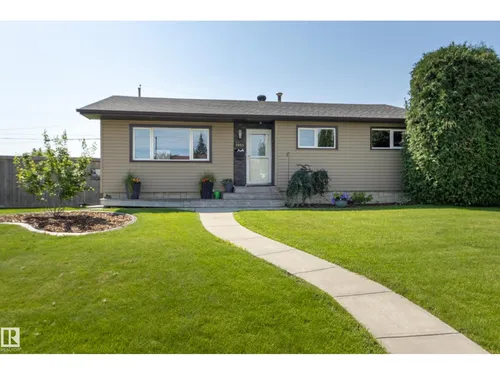 8003 136 AV NW