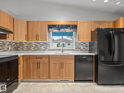 Photo 3 of 12840 147 AV NW
