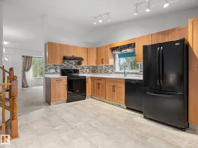 Photo 2 of 12840 147 AV NW
