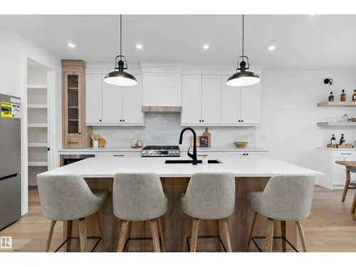 14512 86 AV NW