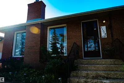 Photo 2 of 11119 137 AV NW