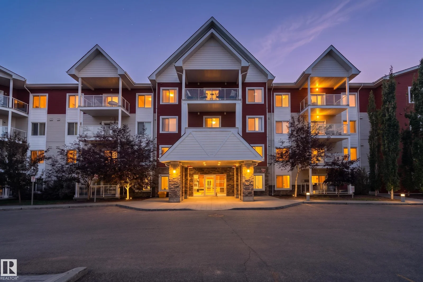 #302 2229 44 AV NW, Edmonton