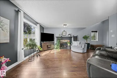 Photo 4 of 3113 41A AV NW