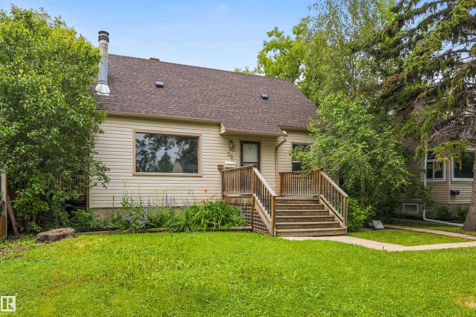 11230 75 AV NW, Edmonton
