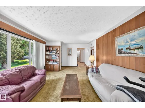 15703 84 AV NW