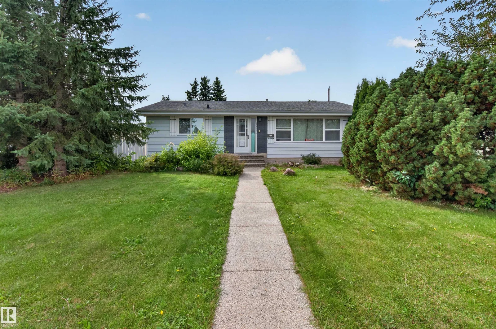 15711 84 AV NW, Edmonton