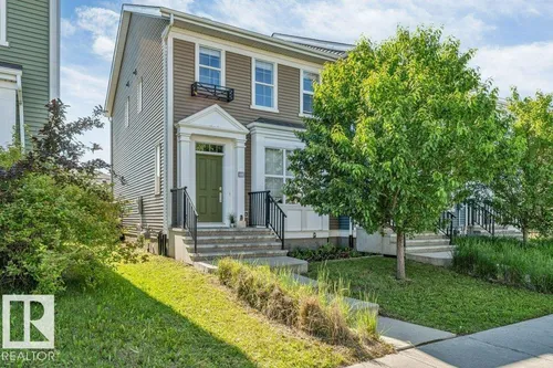 2122 24 ST NW