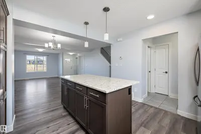 Photo 3 of 2611 14 AV NW