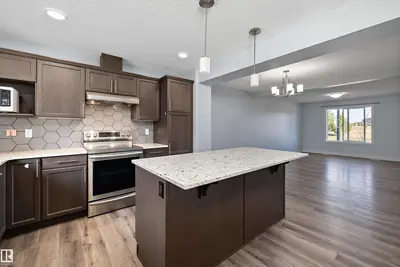 Photo 4 of 2611 14 AV NW