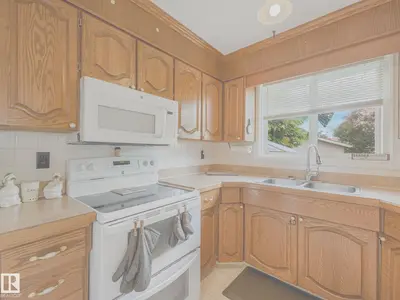 Photo 4 of 11514 138 AV NW