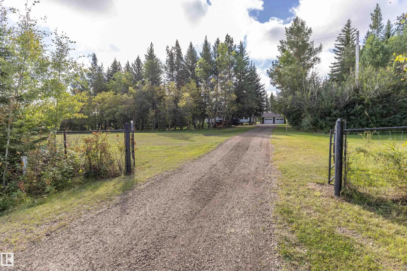 21557 Wye RD, Rural Strathcona County